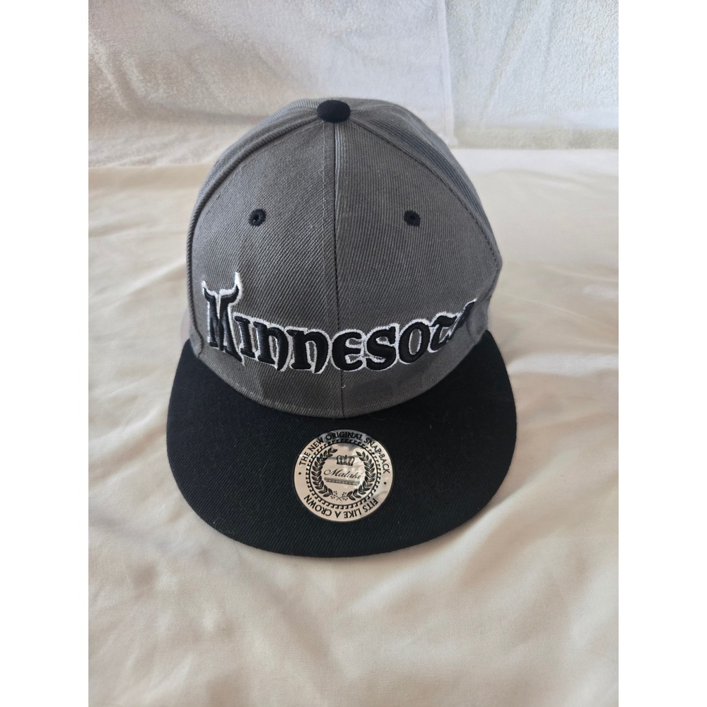 Malaki Kings Choice Minnesota 10000 Lakes Snapback Hat Gray Black Flat Brim Cap